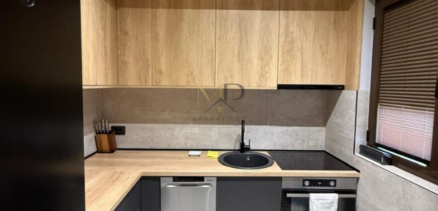Izdaje se luksuzno namješten jednosoban stan 65 m² | Tološi, Podgorica