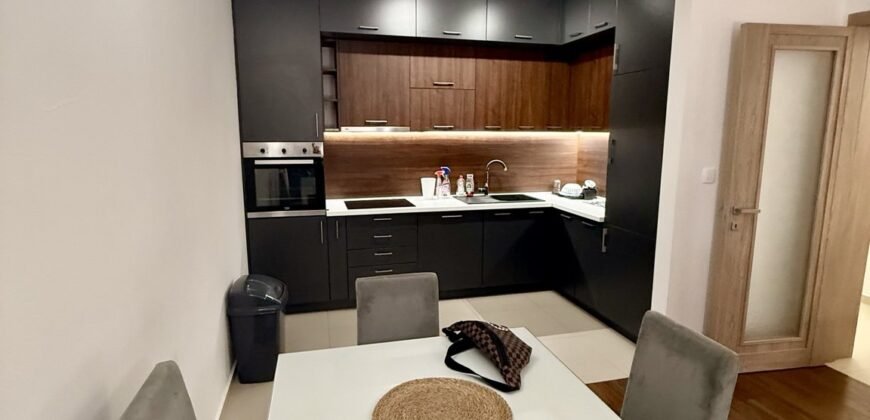 Izdaje se dvosoban stan 69 m&sup2; &ndash; Master Quart, Podgorica