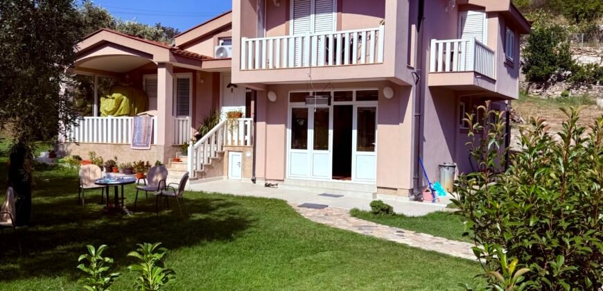 Kuća 180 m&sup2; sa imanjem 3.160 m&sup2; na prodaju &ndash; Smokovac, Podgorica