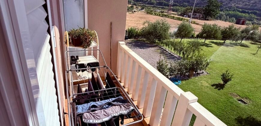 Kuća 180 m&sup2; sa imanjem 3.160 m&sup2; na prodaju &ndash; Smokovac, Podgorica