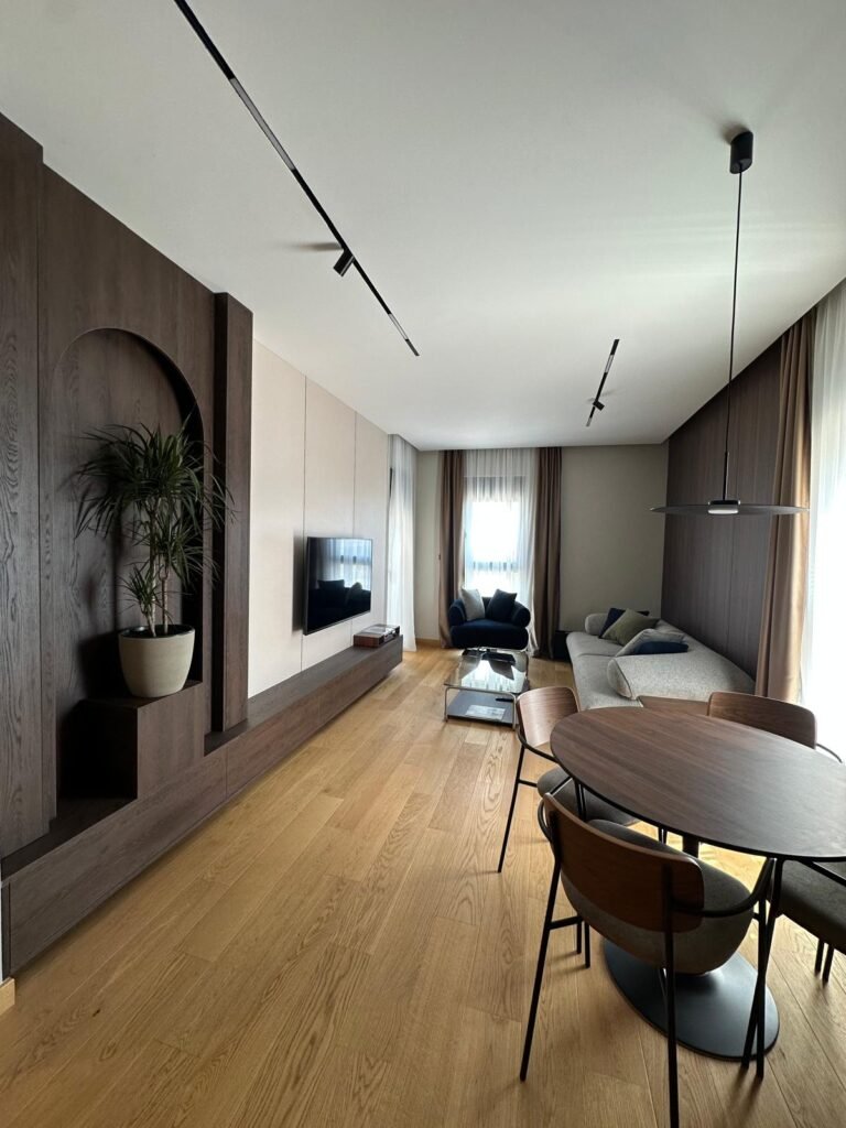 Svijetao dnevni boravak i trpezarija u stanu 45,26 m&sup2; Premium Kvart