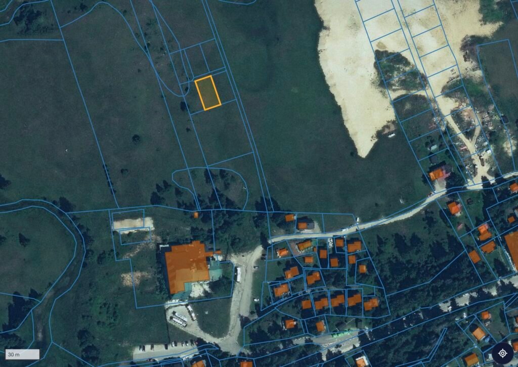 Označena parcela od 361 m&sup2; na prodaju u centru Žabljaka
