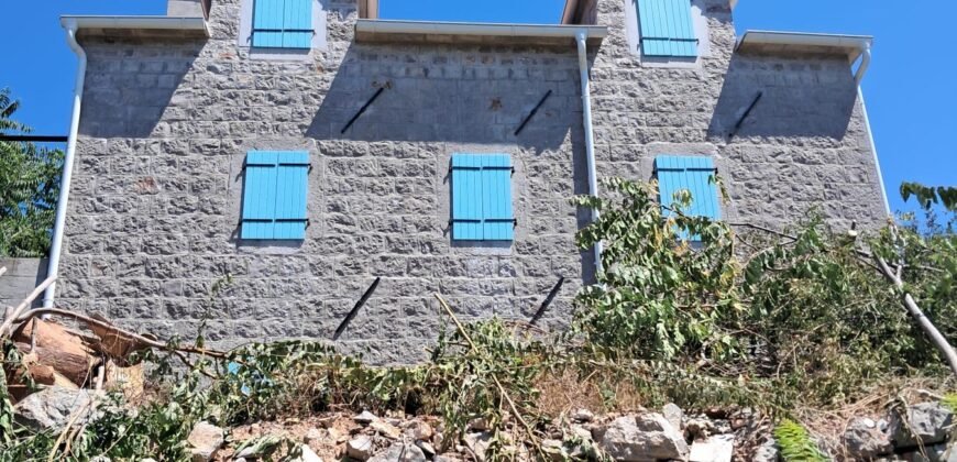 Kamena kuća na prodaju u Zagori, Kotor &ndash; 138 m&sup2;