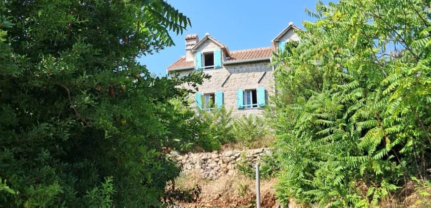 Kamena kuća na prodaju u Zagori, Kotor &ndash; 138 m&sup2;