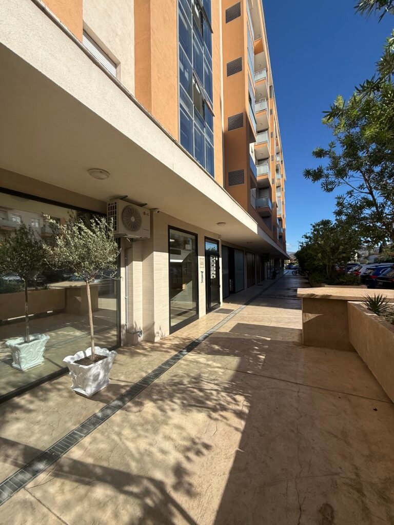 Ulaz u poslovni prostor na prodaju u City Key-u, Zagorič, Podgorica.