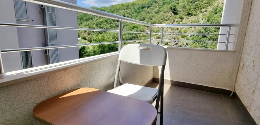 Jednosoban stan 63 m&sup2; sa dvije terase &mdash; Bečići | 650 &euro; mjesečno