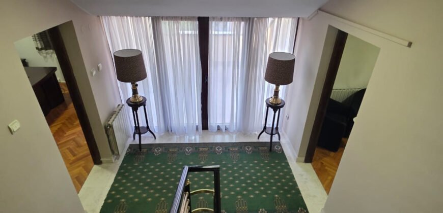 Kuća 270 m&sup2; za izdavanje &mdash; Gorica C, Podgorica | 1.800 &euro; mjesečno