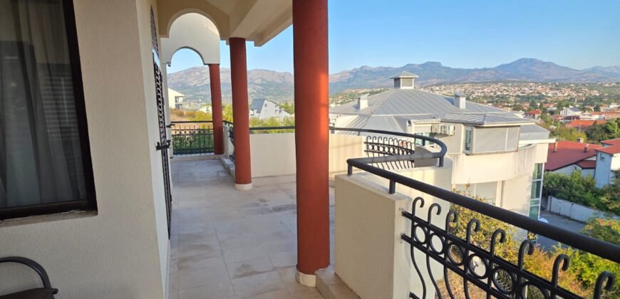 Kuća 270 m&sup2; za izdavanje &mdash; Gorica C, Podgorica | 1.800 &euro; mjesečno